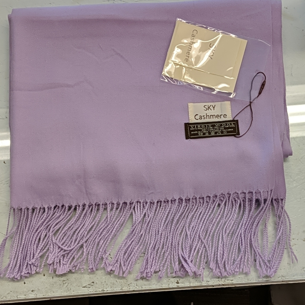 Virgin wool scarf or wrap